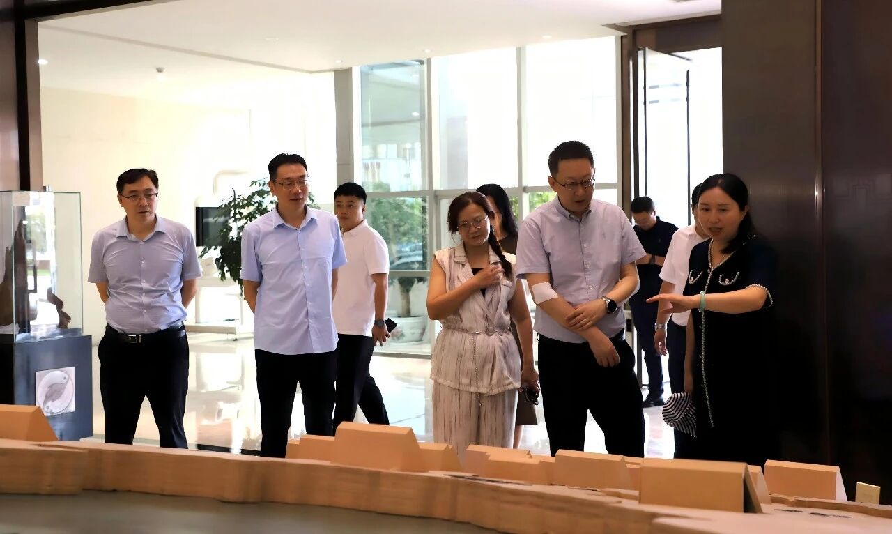 政企同心聚合力 共谋产业新发展｜雅安市人民政府领导一行莅临新绿色药业考察调研