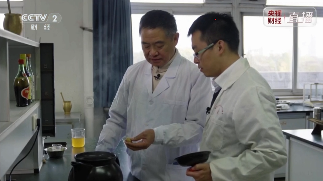 《本草无疆》央视热播：以影像为媒，新绿色药业向世界递上中医药“文化名片”